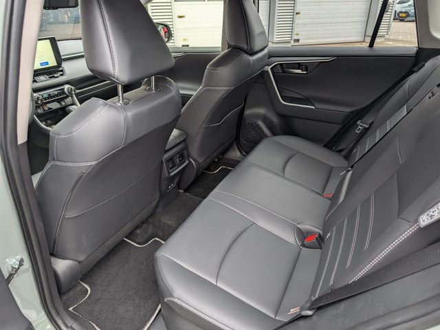 Toyota RAV4 2.5 Hybrid Style SPECIALE LAK STUUR- STOEL- EN VOORRUITVERWARMING LEER APPLE & ANDROID ELEK. ACHTERKLEP