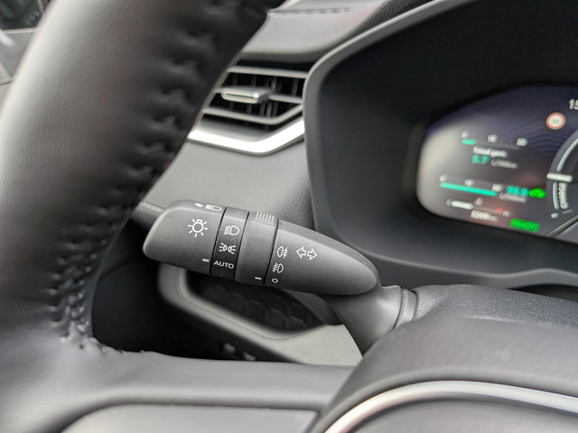 Toyota RAV4 2.5 Hybrid Style SPECIALE LAK STUUR- STOEL- EN VOORRUITVERWARMING LEER APPLE & ANDROID ELEK. ACHTERKLEP