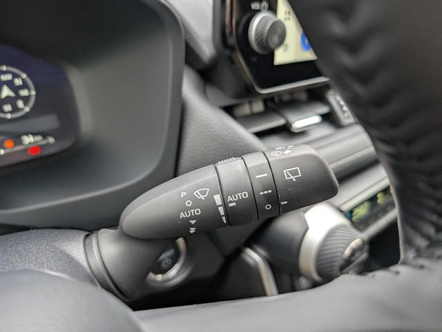 Toyota RAV4 2.5 Hybrid Style SPECIALE LAK STUUR- STOEL- EN VOORRUITVERWARMING LEER APPLE & ANDROID ELEK. ACHTERKLEP
