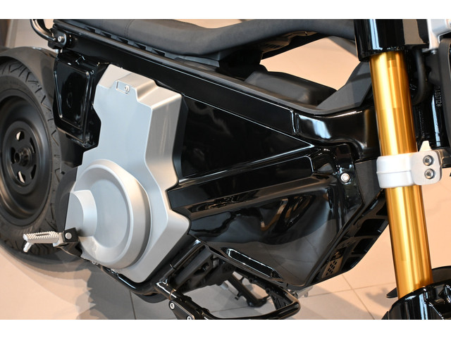 BMW CE 02 AM bromscooter
