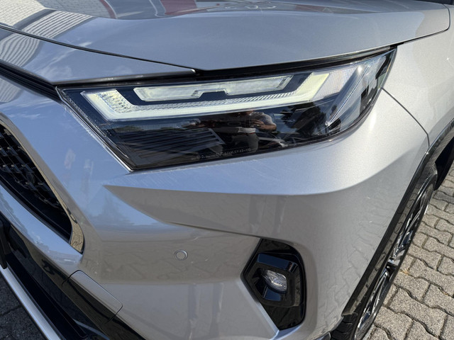 Toyota RAV4 2.5 PLUG-IN HYBRID 300 AWD LIMITED EDITION NIEUW & DIRECT LEVERBAAR! BLIND-SPOT HEAD-UP 360°CAMERA P-SENSOREN JBL-AUDIO 19LM-VE