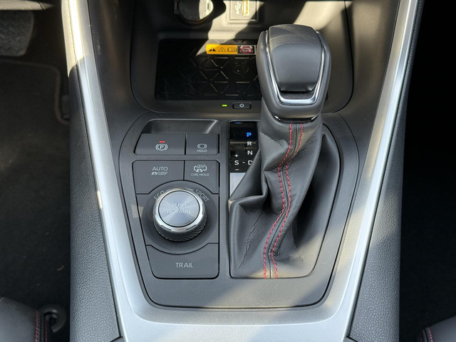 Toyota RAV4 2.5 PLUG-IN HYBRID 300 AWD LIMITED EDITION NIEUW & DIRECT LEVERBAAR! BLIND-SPOT HEAD-UP 360°CAMERA P-SENSOREN JBL-AUDIO 19LM-VE