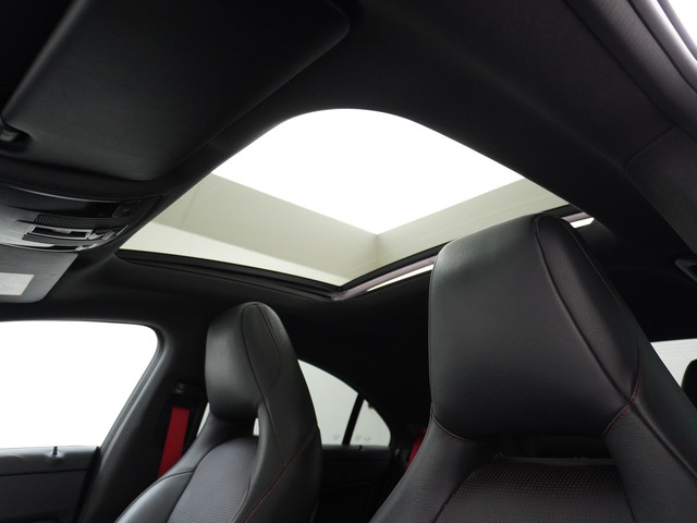 Mercedes-Benz CLA 250 AMG AUT-7 211pk Night-Pack Sport Leer Pano-dak Navi Pro Airco Thermatik Camera Cruise Control Ambition Amg Exklusiv-Pack Sto