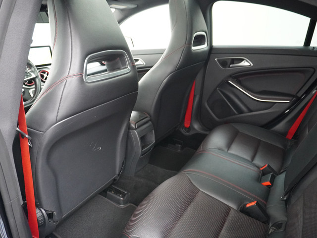 Mercedes-Benz CLA 250 AMG AUT-7 211pk Night-Pack Sport Leer Pano-dak Navi Pro Airco Thermatik Camera Cruise Control Ambition Amg Exklusiv-Pack Sto