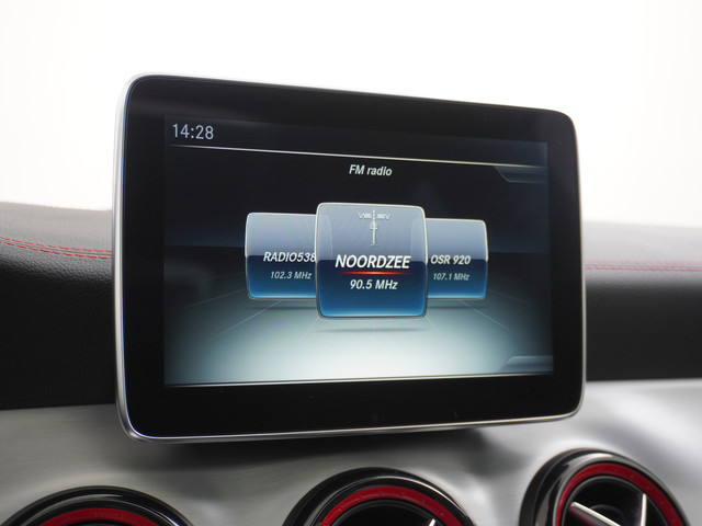 Mercedes-Benz CLA 250 AMG AUT-7 211pk Night-Pack Sport Leer Pano-dak Navi Pro Airco Thermatik Camera Cruise Control Ambition Amg Exklusiv-Pack Sto