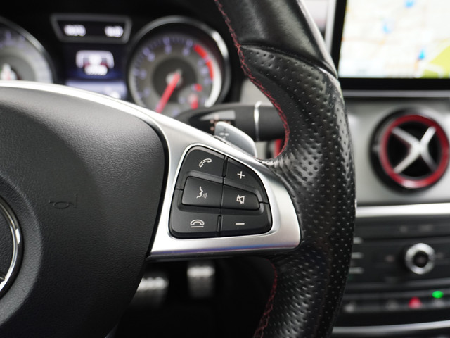 Mercedes-Benz CLA 250 AMG AUT-7 211pk Night-Pack Sport Leer Pano-dak Navi Pro Airco Thermatik Camera Cruise Control Ambition Amg Exklusiv-Pack Sto