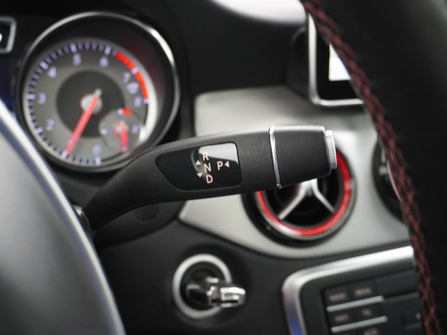 Mercedes-Benz CLA 250 AMG AUT-7 211pk Night-Pack Sport Leer Pano-dak Navi Pro Airco Thermatik Camera Cruise Control Ambition Amg Exklusiv-Pack Sto