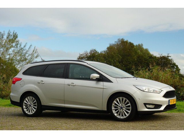 ford-focus-wagon-1.0-titanium-edition---moondust-silver---clima-nav-cruise