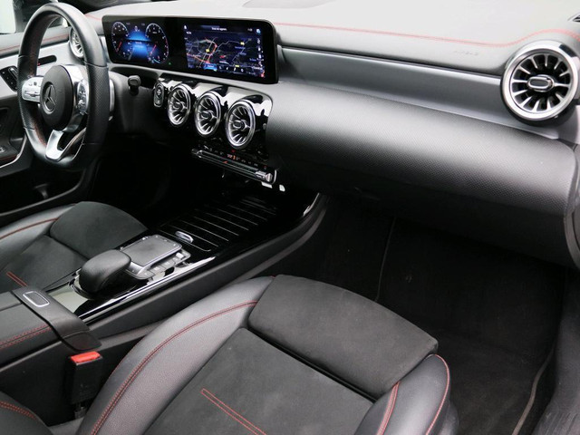Mercedes-Benz CLA 200 Aut. Sol. AMG Sport | Panorama | Burmester | Memory | Multi Beam | Sfeer Verlichting |