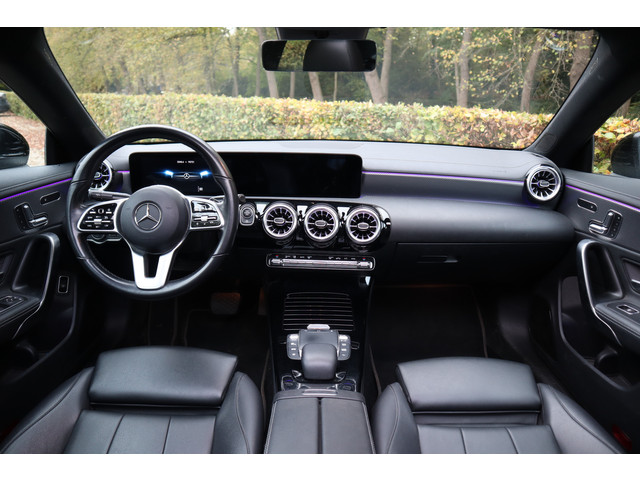 Mercedes-Benz CLA 200 Business Solution Luxury | Pano | Leder | Burmester |