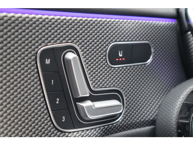 Mercedes-Benz CLA 200 Business Solution Luxury | Pano | Leder | Burmester |