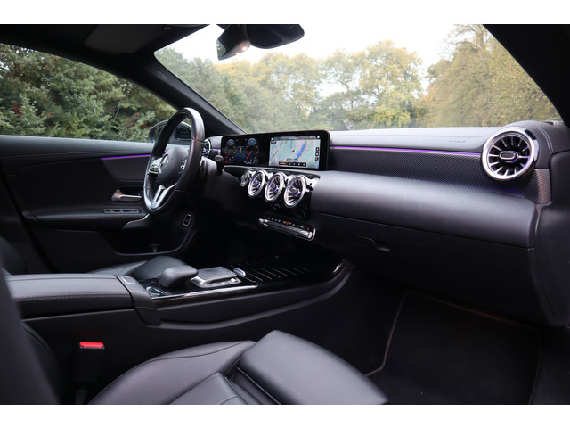 Mercedes-Benz CLA 200 Business Solution Luxury | Pano | Leder | Burmester |
