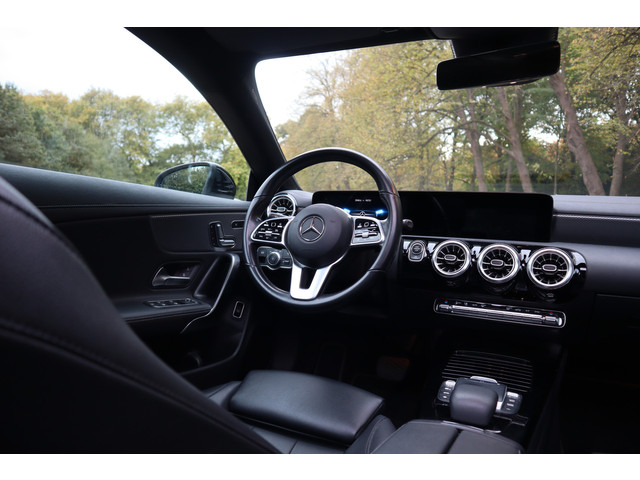 Mercedes-Benz CLA 200 Business Solution Luxury | Pano | Leder | Burmester |
