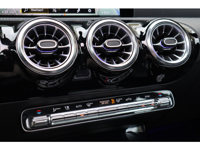 Mercedes-Benz CLA 200 Business Solution Luxury | Pano | Leder | Burmester |