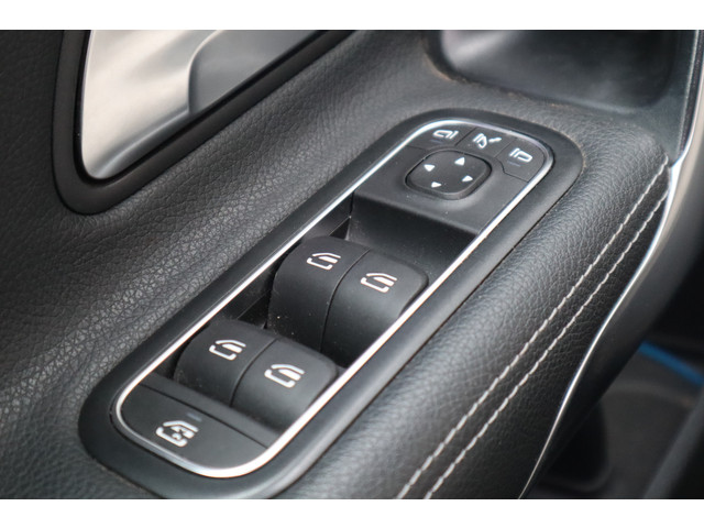 Mercedes-Benz CLA 200 Business Solution Luxury | Pano | Leder | Burmester |