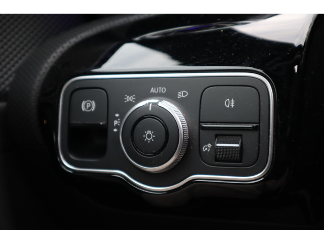 Mercedes-Benz CLA 200 Business Solution Luxury | Pano | Leder | Burmester |