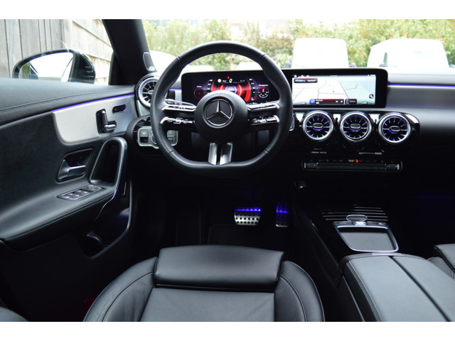 Mercedes-Benz CLA Shooting Brake 250 e AMG Led Panorama Memory Distronic Burmester Camera 360 Head-Up Pdc