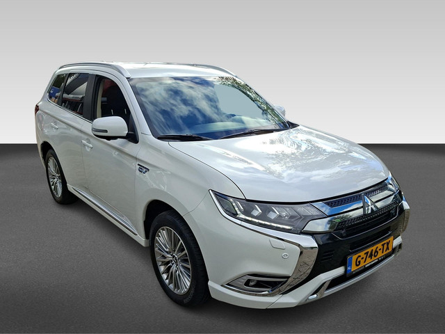 mitsubishi-outlander-2.4-phev-intense--schuifdak---trekhaak---elektrische-achterklep