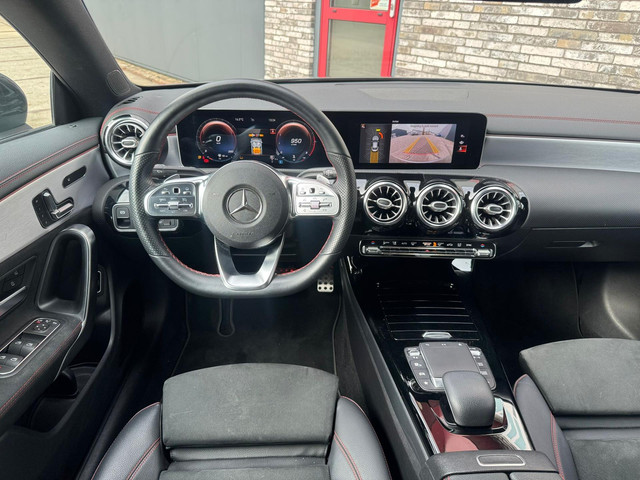 Mercedes-Benz CLA 180 AMG l PANO l SFEER l MATRIX l KEYLESS l CAMERA l SOUND l EL- STOEL l ORG.NL l 1e EIG