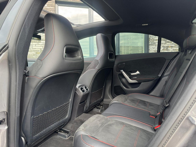 Mercedes-Benz CLA 180 AMG l PANO l SFEER l MATRIX l KEYLESS l CAMERA l SOUND l EL- STOEL l ORG.NL l 1e EIG