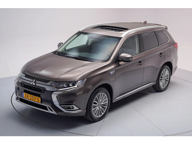 mitsubishi-outlander-2.4-phev-intense---schuifdak-apple-android-leder-alcantara-