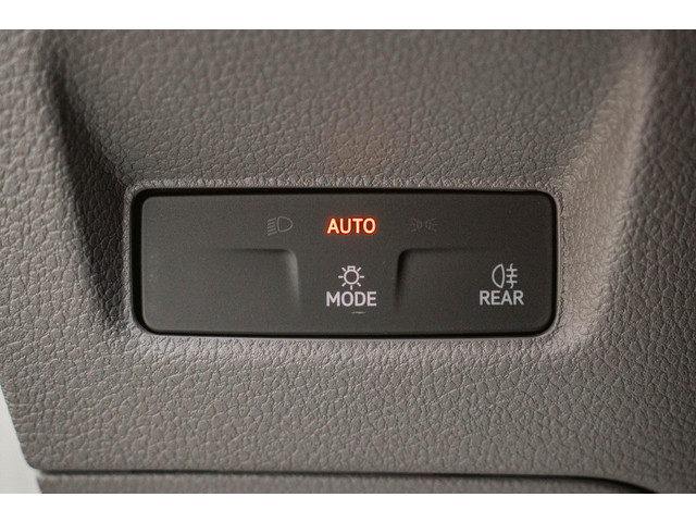 Volkswagen Crafter 2.0 TDI 140 pk Aut. L3H2 BPM Vrij Nwe Model Volkswagen Crafter 2.0 TDI 140 pk DSG Aut. L3H2 BPM Vrij Nwe Model Navi, Trekhaak me