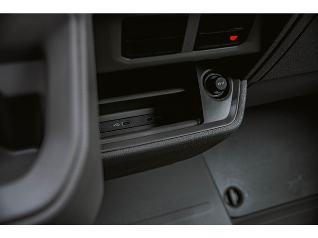 Volkswagen Crafter 2.0 TDI 140 pk Aut. L3H2 BPM Vrij Nwe Model Volkswagen Crafter 2.0 TDI 140 pk DSG Aut. L3H2 BPM Vrij Nwe Model Navi, Trekhaak me