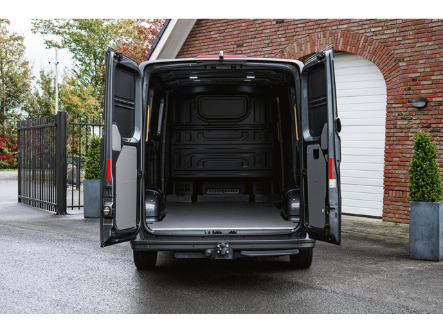 Volkswagen Crafter 2.0 TDI 140 pk Aut. L3H2 BPM Vrij Nwe Model Volkswagen Crafter 2.0 TDI 140 pk DSG Aut. L3H2 BPM Vrij Nwe Model Navi, Trekhaak me