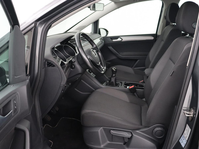 Volkswagen Touran 1.2 TSI Comfortline 7-persoons | Trekhaak | Carplay | Climate control | Cruise control | Bluetooth