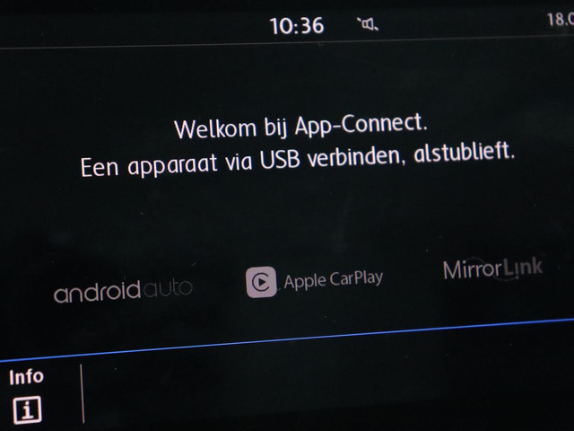 Volkswagen Touran 1.2 TSI Comfortline 7-persoons | Trekhaak | Carplay | Climate control | Cruise control | Bluetooth