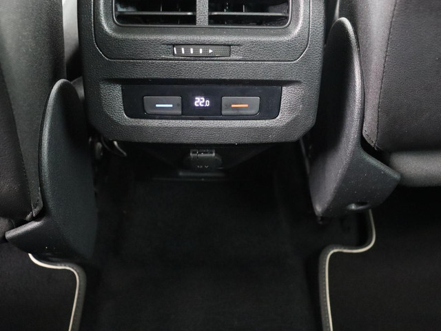 Volkswagen Touran 1.2 TSI Comfortline 7-persoons | Trekhaak | Carplay | Climate control | Cruise control | Bluetooth