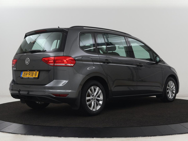 Volkswagen Touran 1.2 TSI Comfortline 7-persoons | Trekhaak | Carplay | Climate control | Cruise control | Bluetooth