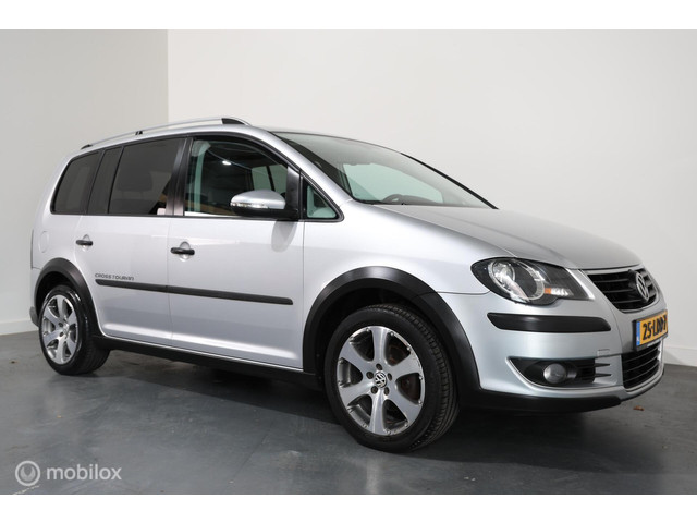 volkswagen-touran-1.4-7seat---dsg---export-only