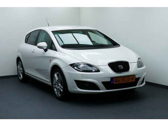 seat-leon-1.2-tsi-ecomotive-businessline-copa.-navi--clima--cruise--xenon--17lmv--haak-1200kg