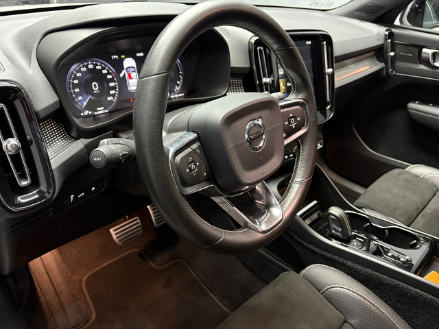 volvo-xc40-1.5-t4-recharge-r-design-expression