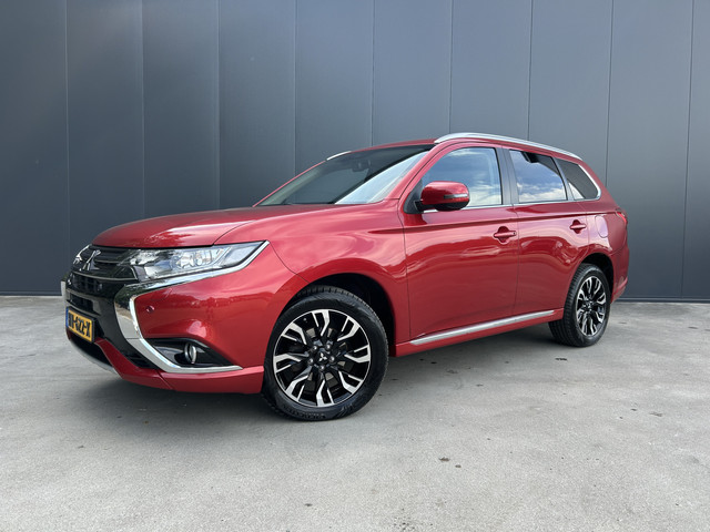 mitsubishi-outlander-2.0-phev-executive-edition-camera-alcantara-led-navi-cruise-ecc-trekhaak
