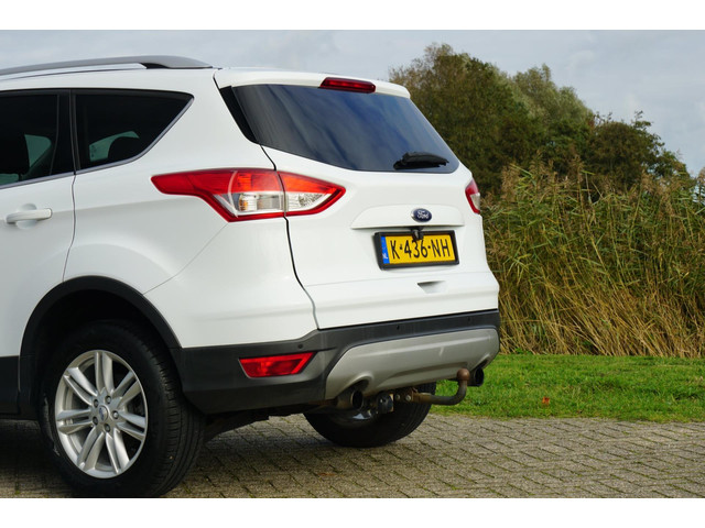 Ford Kuga 1.6 Titanium 150pk - Frozen White - Trekhaak Winterpakket - Topstaat