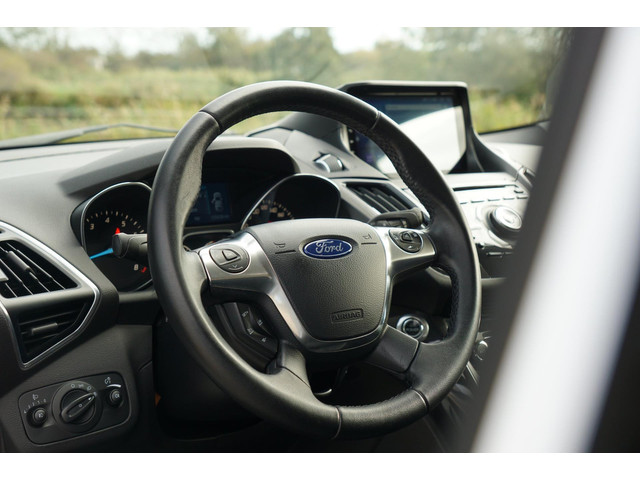 Ford Kuga 1.6 Titanium 150pk - Frozen White - Trekhaak Winterpakket - Topstaat
