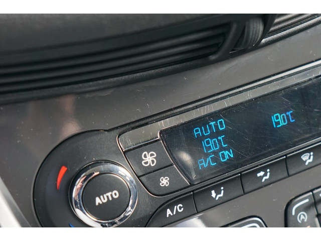 Ford Kuga 1.6 Titanium 150pk - Frozen White - Trekhaak Winterpakket - Topstaat