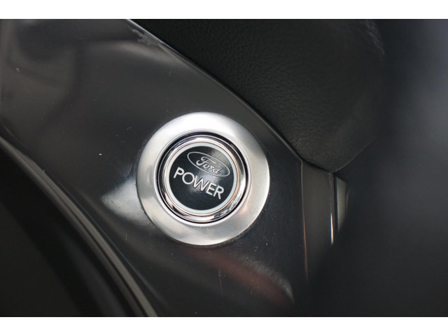 Ford Kuga 1.6 Titanium 150pk - Frozen White - Trekhaak Winterpakket - Topstaat