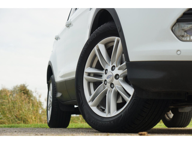Ford Kuga 1.6 Titanium 150pk - Frozen White - Trekhaak Winterpakket - Topstaat