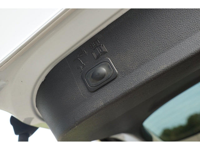 Ford Kuga 1.6 Titanium 150pk - Frozen White - Trekhaak Winterpakket - Topstaat