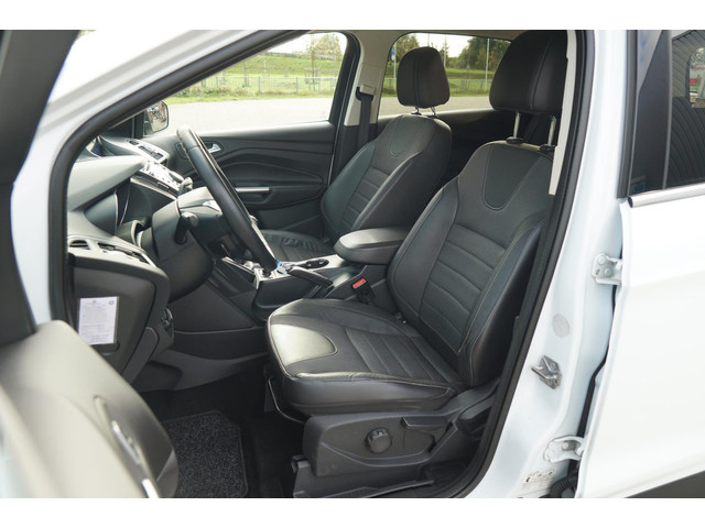Ford Kuga 1.6 Titanium 150pk - Frozen White - Trekhaak Winterpakket - Topstaat