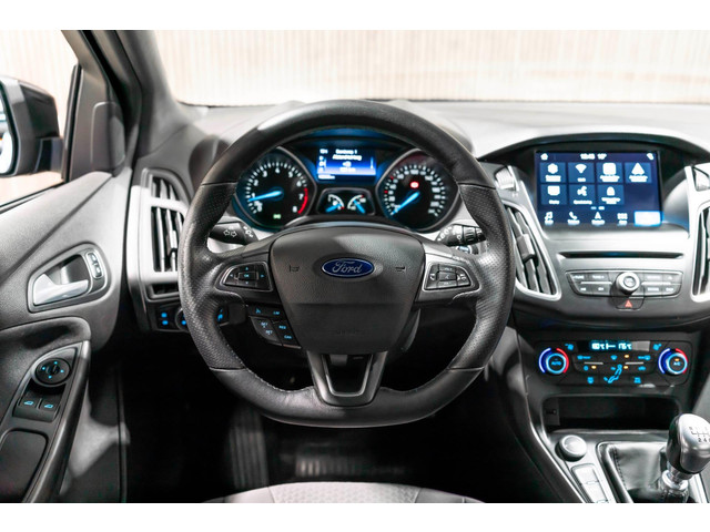 ford-focus-1.5-st-line-pdc-nav-2017