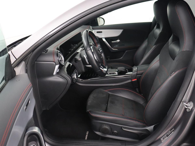 Mercedes-Benz CLA 180d Business Solution AMG | Stoelverwarming | Carplay | Camera | Leder Alcantara | Navigatie | Widescreen | Sfeerverlichting |