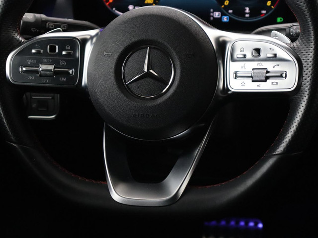 Mercedes-Benz CLA 180d Business Solution AMG | Stoelverwarming | Carplay | Camera | Leder Alcantara | Navigatie | Widescreen | Sfeerverlichting |