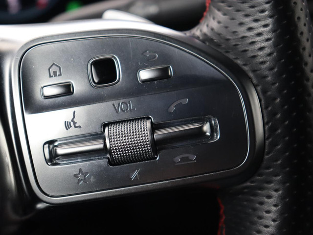 Mercedes-Benz CLA 180d Business Solution AMG | Stoelverwarming | Carplay | Camera | Leder Alcantara | Navigatie | Widescreen | Sfeerverlichting |