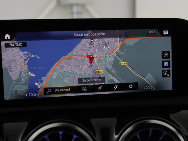 Mercedes-Benz CLA 180d Business Solution AMG | Stoelverwarming | Carplay | Camera | Leder Alcantara | Navigatie | Widescreen | Sfeerverlichting |