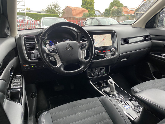 mitsubishi-outlander-2.4-phev-intense--4wd-225-pk-aut.---1e-eigenaar---navigatie---trekhaak---sport-pakket---adaptieve-cruise---elektr.-a.-klep