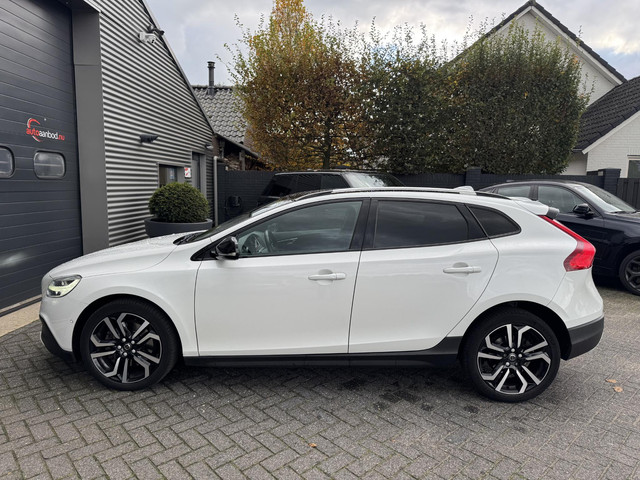 volvo-v40-cross-country-1.5-t3-polar--luxury---camera---dab---navigatie---stoelverwarming---lichtmetalen-velgen--